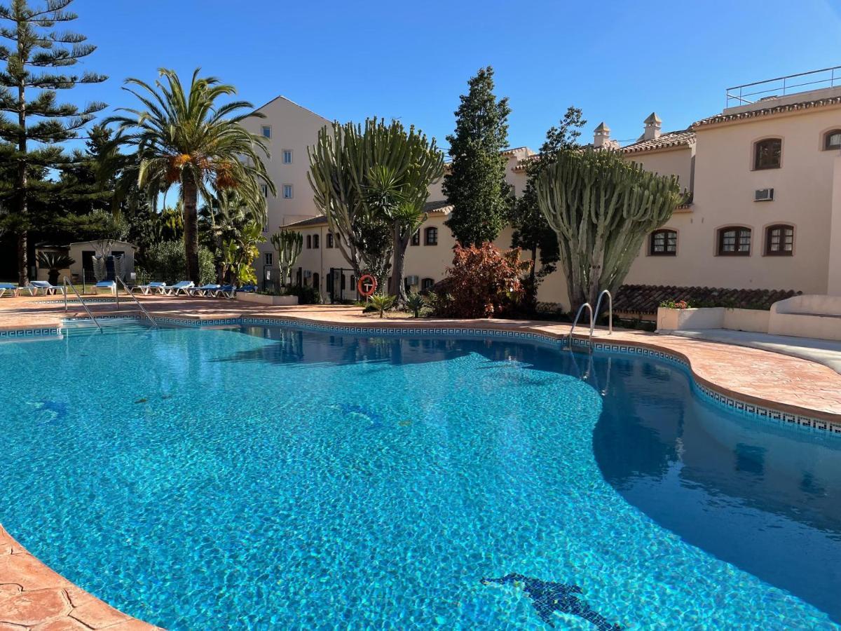 Apartamentos El Toro Marbella Esterno foto