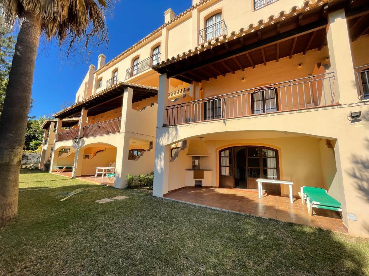 Apartamentos El Toro Marbella Esterno foto