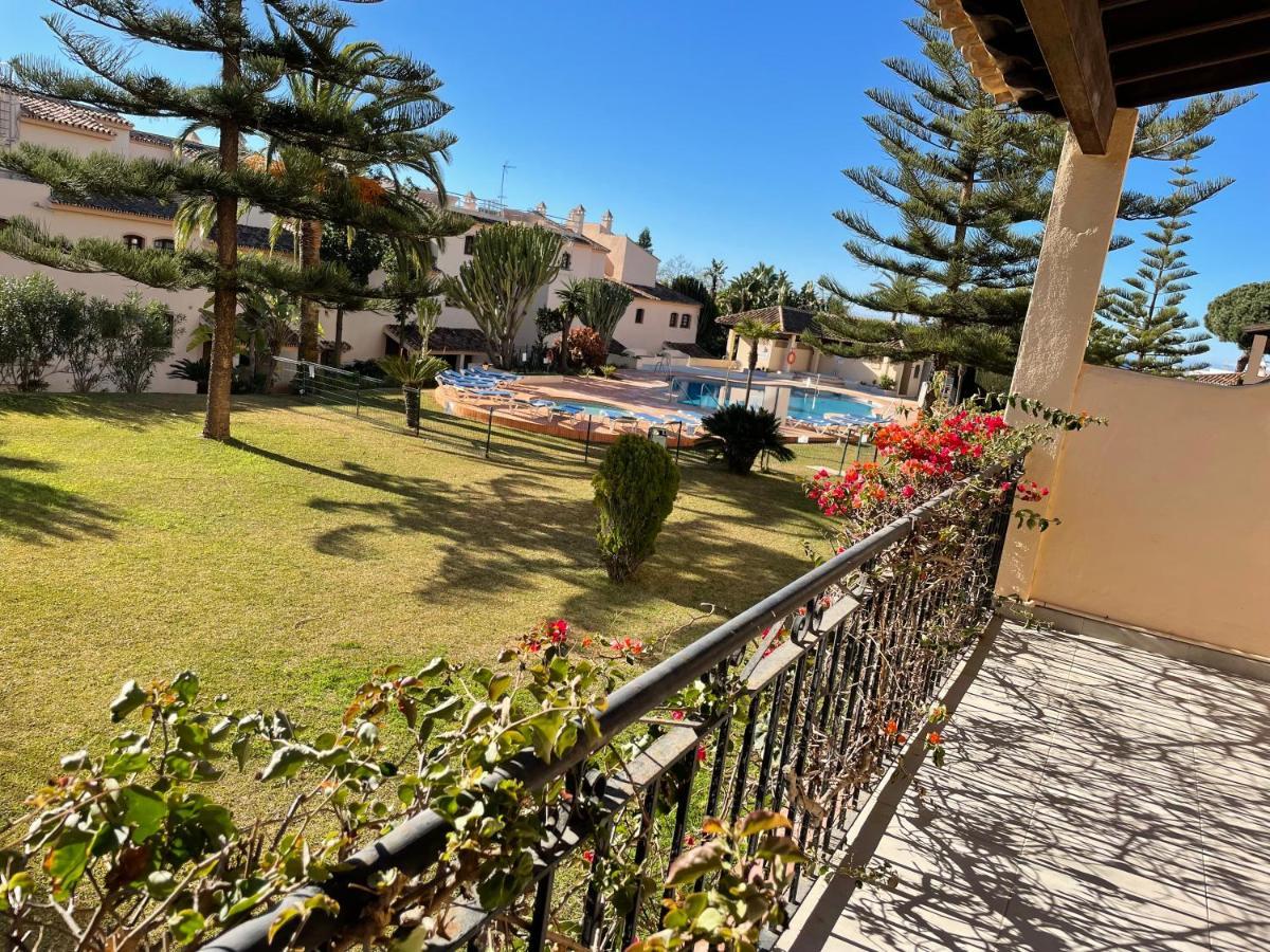 Apartamentos El Toro Marbella Esterno foto