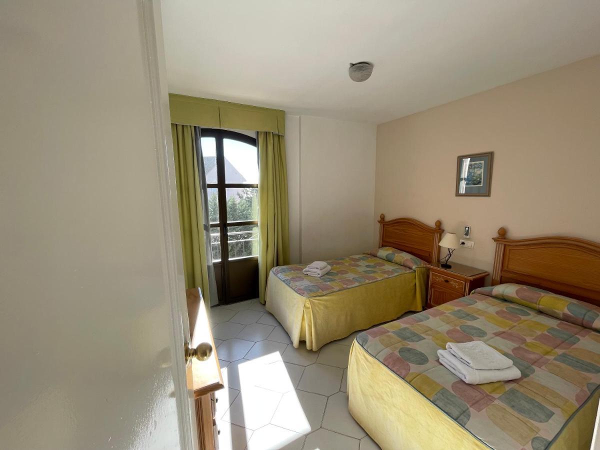 Apartamentos El Toro Marbella Esterno foto