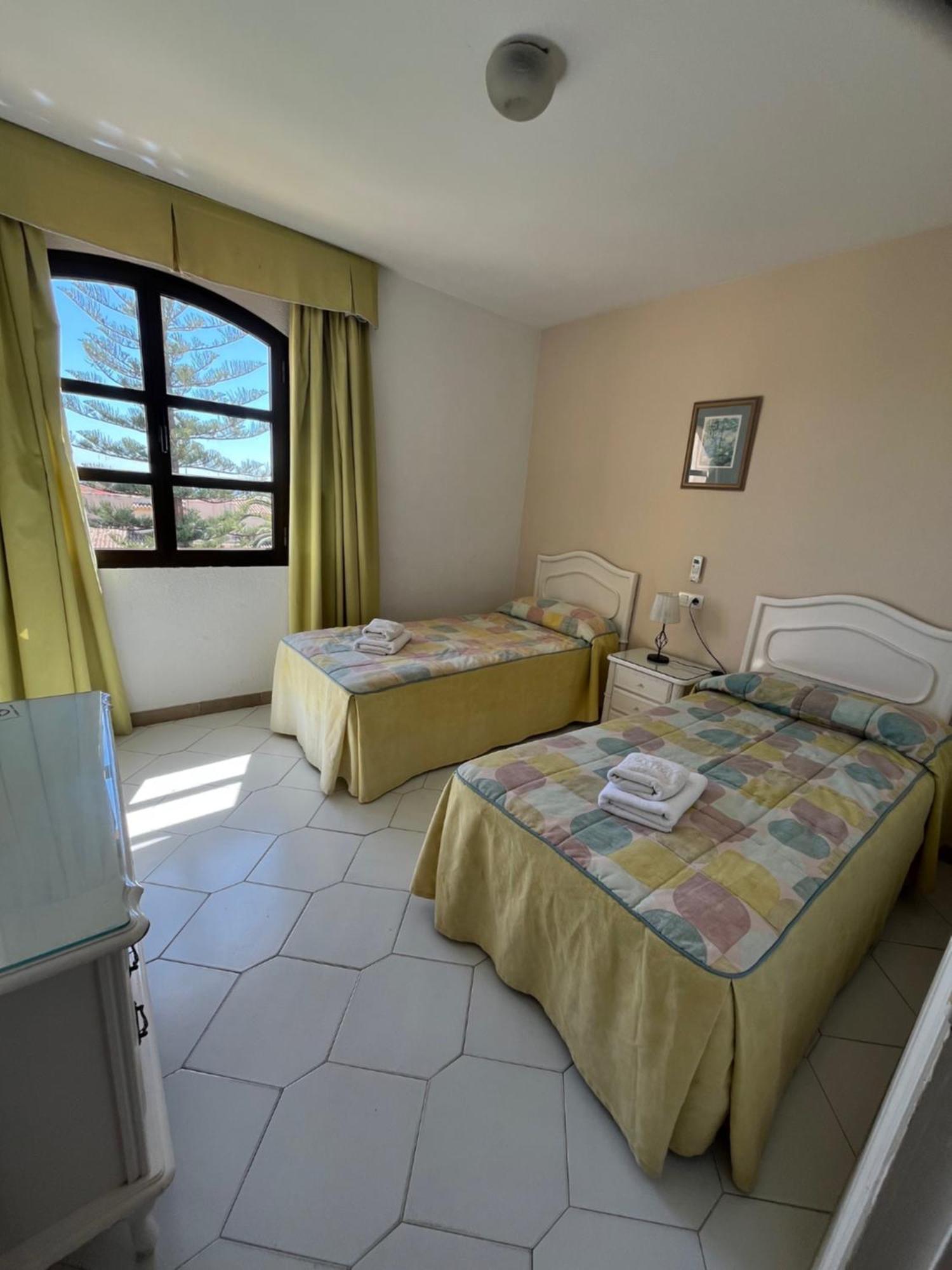 Apartamentos El Toro Marbella Esterno foto