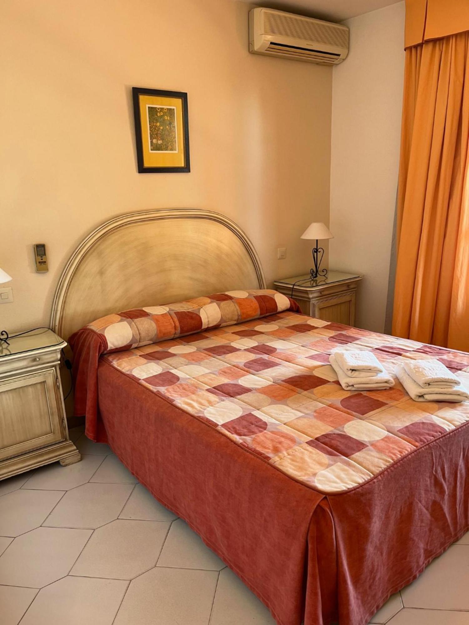 Apartamentos El Toro Marbella Esterno foto